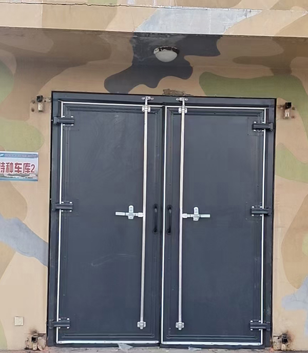 灵武工业平开门