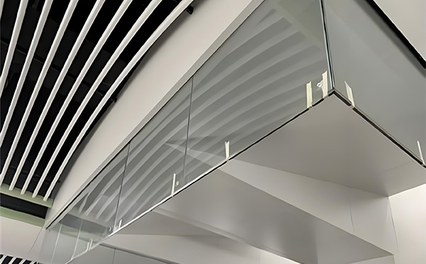 灵武玻璃挡烟垂壁