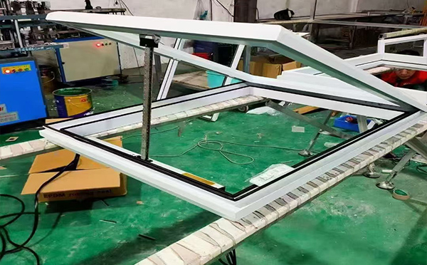 某地下车库出入口灵武排烟窗配置工程